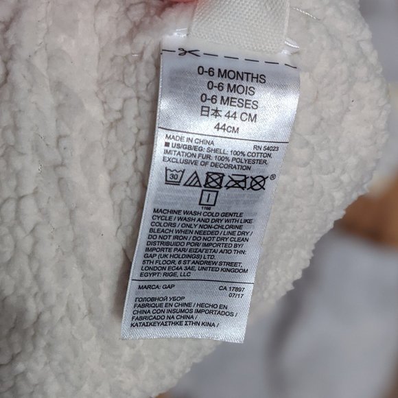 [KIDS 2/$20] EUC Baby (0-6M) - BUNDLE: Sherpa Hat + 2prs. Scratch Mitts - Picture 4 of 5